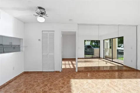 995 SW 84th Avenue Miami FL 33144