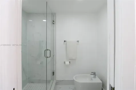 995 SW 84th Avenue Miami FL 33144