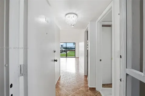 995 SW 84th Avenue Miami FL 33144