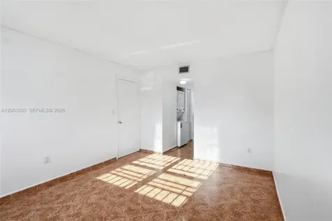 995 SW 84th Avenue Miami FL 33144