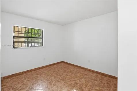 995 SW 84th Avenue Miami FL 33144