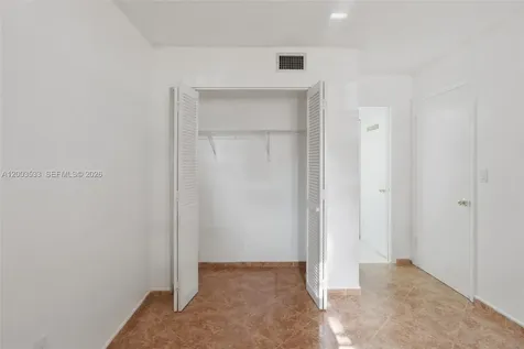 995 SW 84th Avenue Miami FL 33144