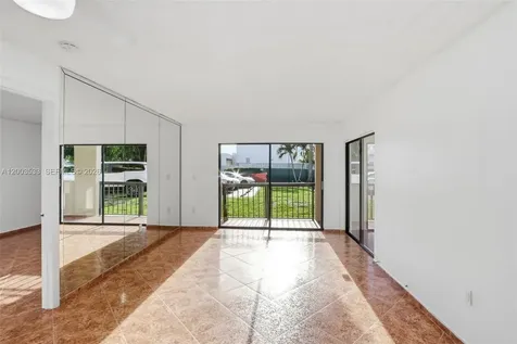 995 SW 84th Avenue Miami FL 33144