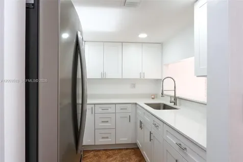 995 SW 84th Avenue Miami FL 33144
