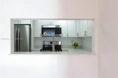 995 SW 84th Avenue Miami FL 33144