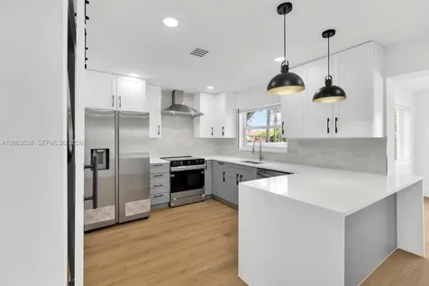 327 SE 2nd Avenue Dania Beach FL 33004