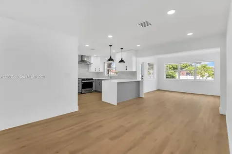 327 SE 2nd Avenue Dania Beach FL 33004