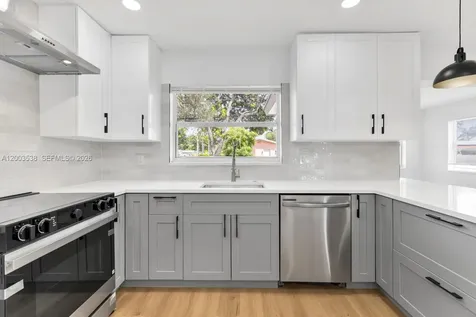 327 SE 2nd Avenue Dania Beach FL 33004