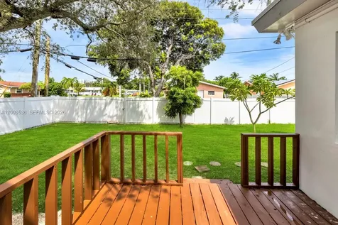 327 SE 2nd Avenue Dania Beach FL 33004