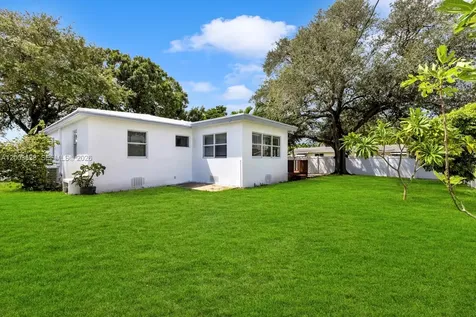 327 SE 2nd Avenue Dania Beach FL 33004