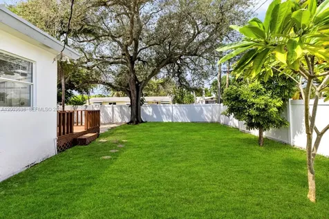 327 SE 2nd Avenue Dania Beach FL 33004