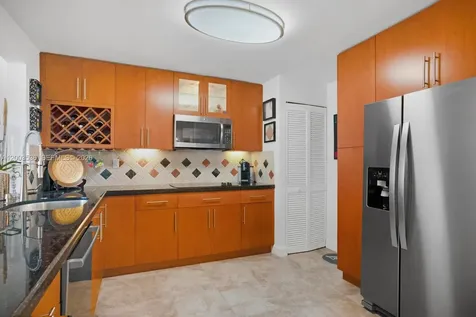 1925 Brickell Avenue Miami FL 33129