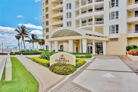 808 Brickell Key Drive Miami FL 33131