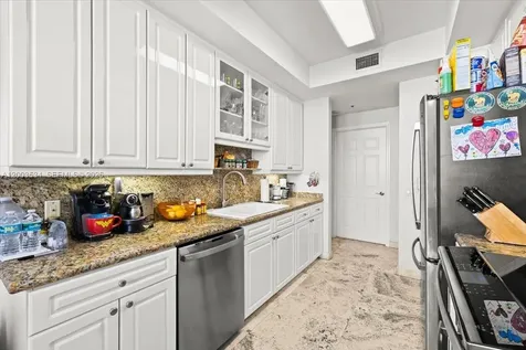 808 Brickell Key Drive Miami FL 33131