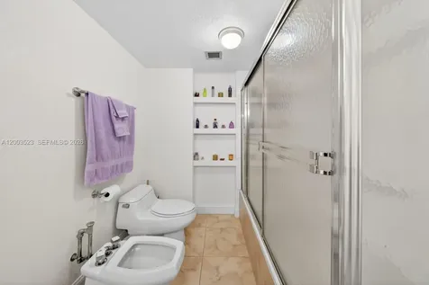 6423 Collins Avenue Miami Beach FL 33141