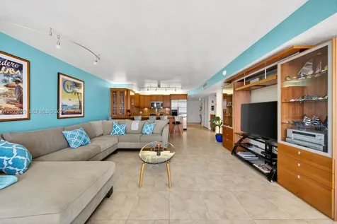 6423 Collins Avenue Miami Beach FL 33141