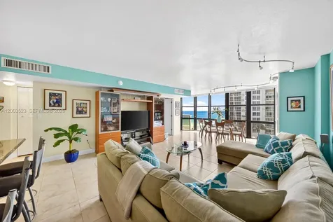 6423 Collins Avenue Miami Beach FL 33141