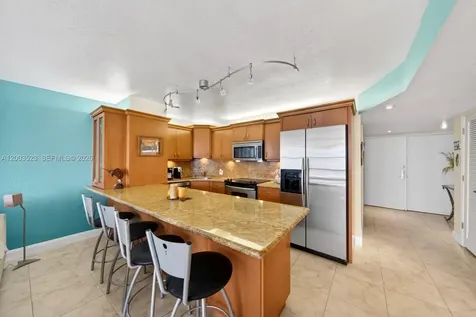 6423 Collins Avenue Miami Beach FL 33141