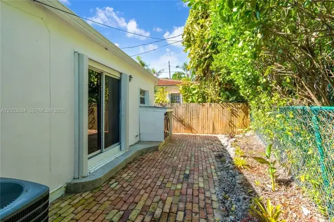 10 Century Lane Miami Beach FL 33139