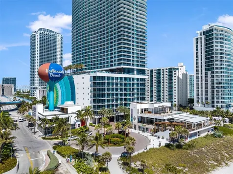 4111 S Ocean Drive Hollywood FL 33019
