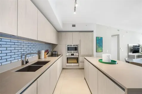 4111 S Ocean Drive Hollywood FL 33019