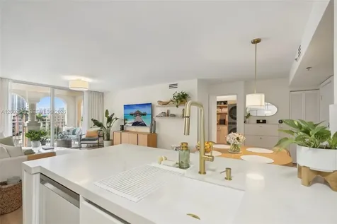 19701 E Country Club Drive Aventura FL 33180