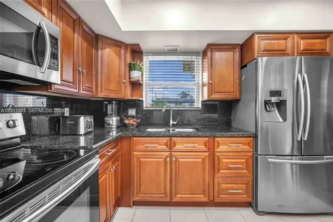 2825 SW 5th Street Fort Lauderdale FL 33312