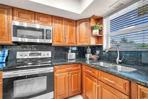 2825 SW 5th Street Fort Lauderdale FL 33312