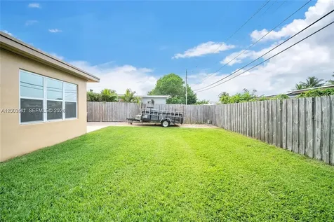 2825 SW 5th Street Fort Lauderdale FL 33312