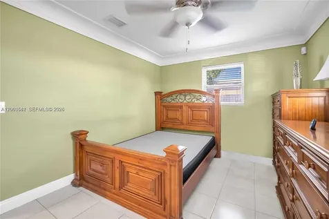 2825 SW 5th Street Fort Lauderdale FL 33312