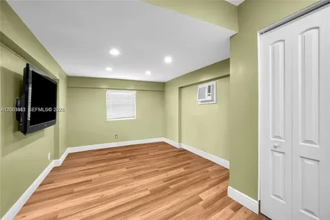 2825 SW 5th Street Fort Lauderdale FL 33312