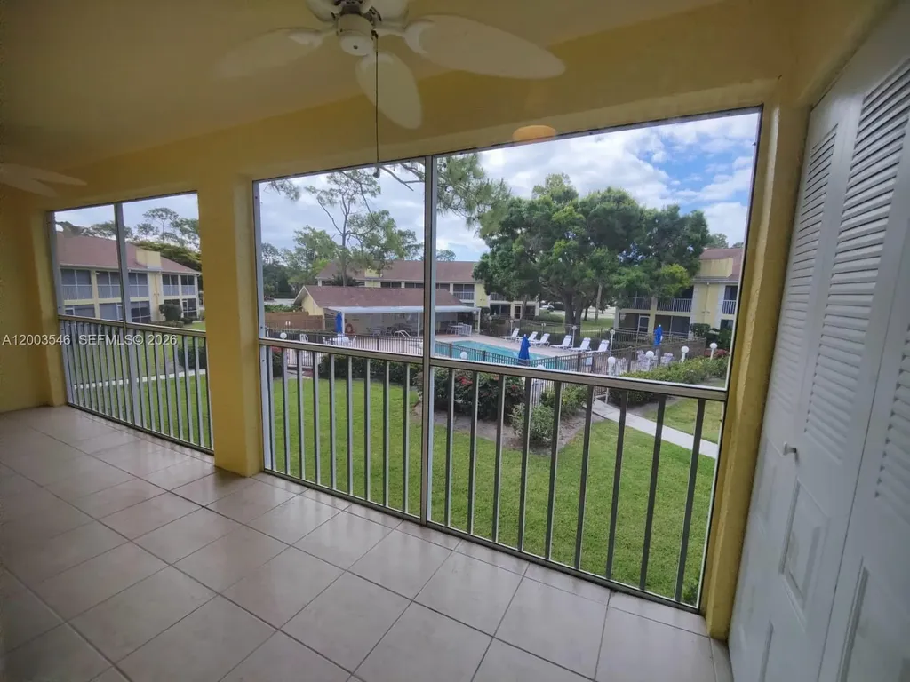 2668 Kings Lake Naples FL 34112