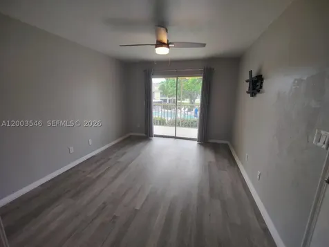2668 Kings Lake Naples FL 34112
