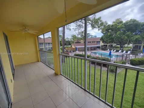 2668 Kings Lake Naples FL 34112