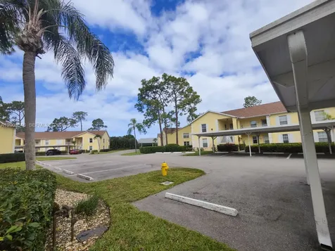 2668 Kings Lake Naples FL 34112