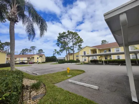 2668 Kings Lake Naples FL 34112