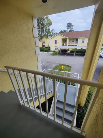 2668 Kings Lake Naples FL 34112