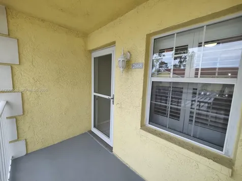 2668 Kings Lake Naples FL 34112