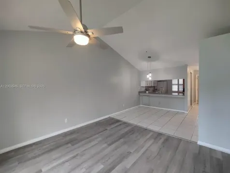 2668 Kings Lake Naples FL 34112