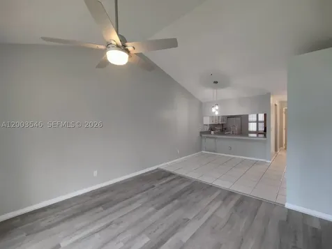 2668 Kings Lake Naples FL 34112