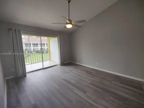 2668 Kings Lake Naples FL 34112