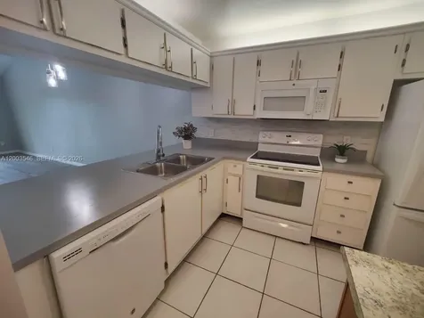 2668 Kings Lake Naples FL 34112
