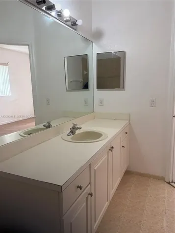 8831 S Isles Circle Tamarac FL 33321