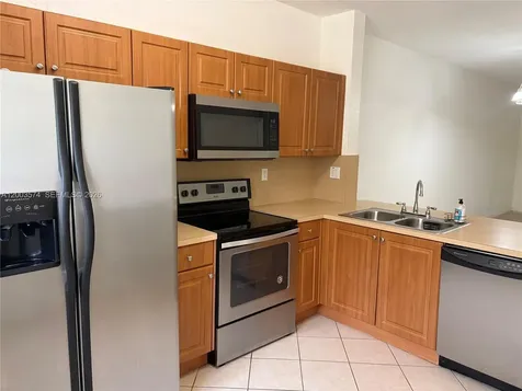 8831 S Isles Circle Tamarac FL 33321