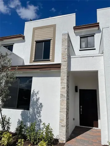 813 NE 211th Street Miami FL 33179