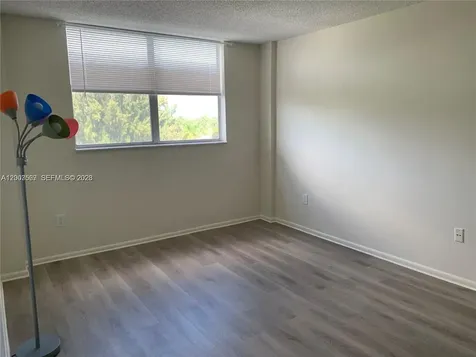 16465 NE 22nd Avenue North Miami Beach FL 33160