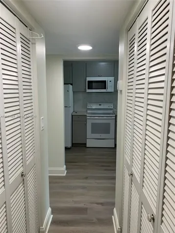 16465 NE 22nd Avenue North Miami Beach FL 33160