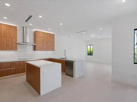 19602 NE 14 Court Miami FL 33179