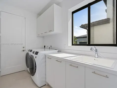 19602 NE 14 Court Miami FL 33179