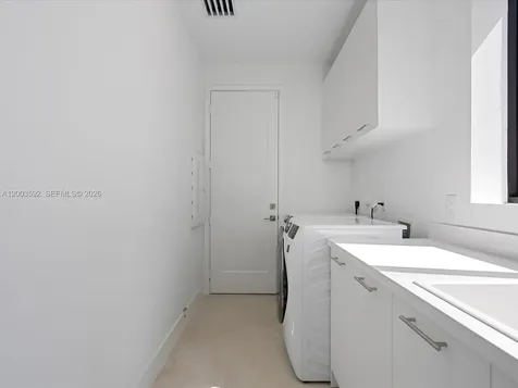 19602 NE 14 Court Miami FL 33179